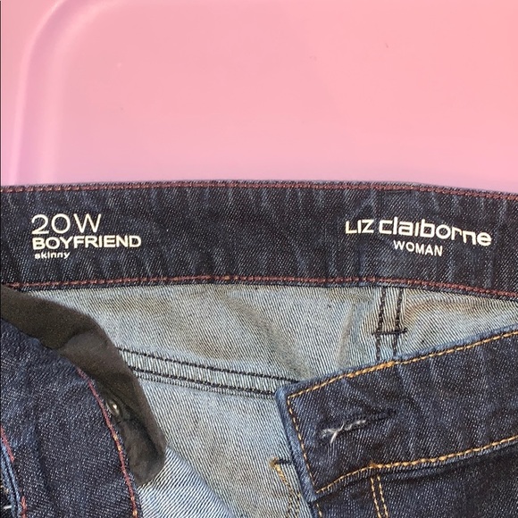 Women’s Plus Size Skinny Jeans - Picture 4 of 5